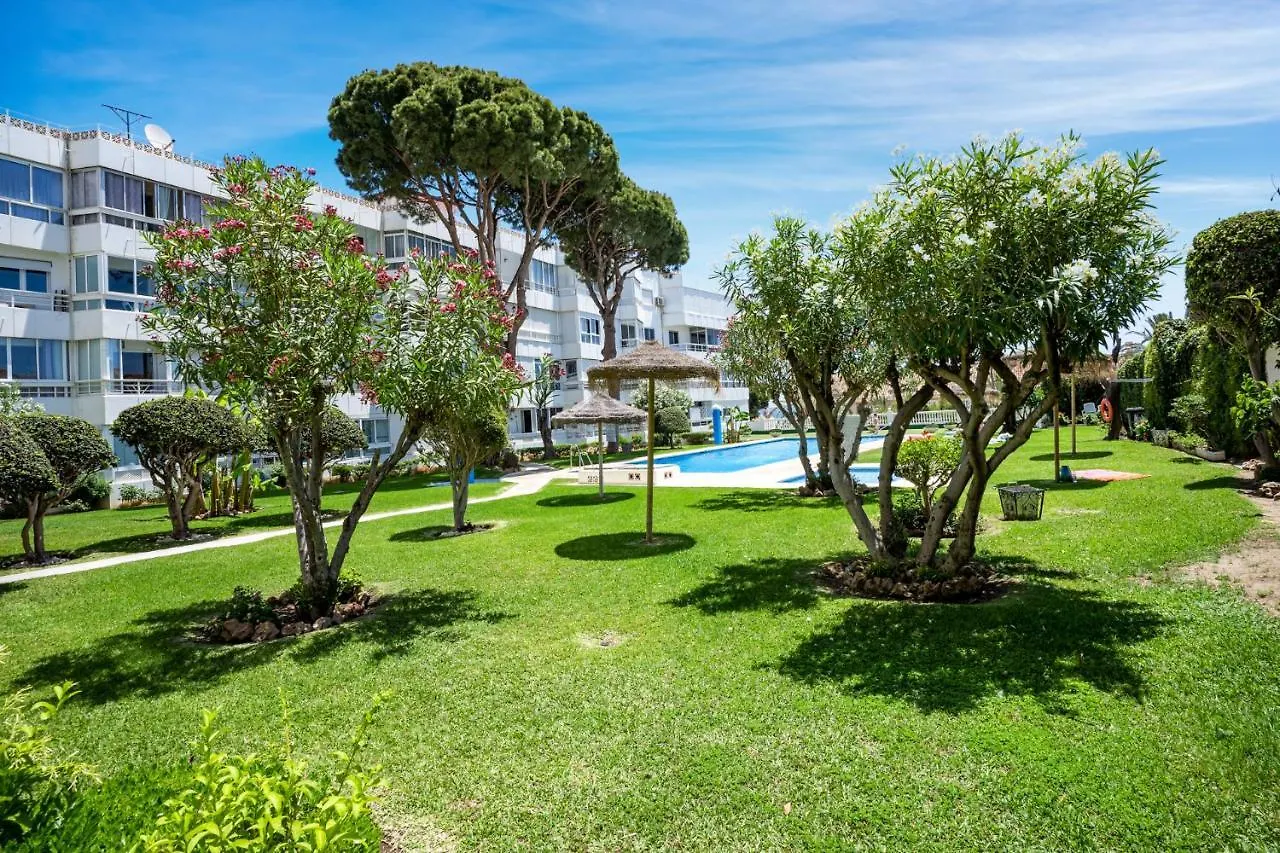 Seaview Apartment With Pool In Benalmadena By Costarentals - Ref 186