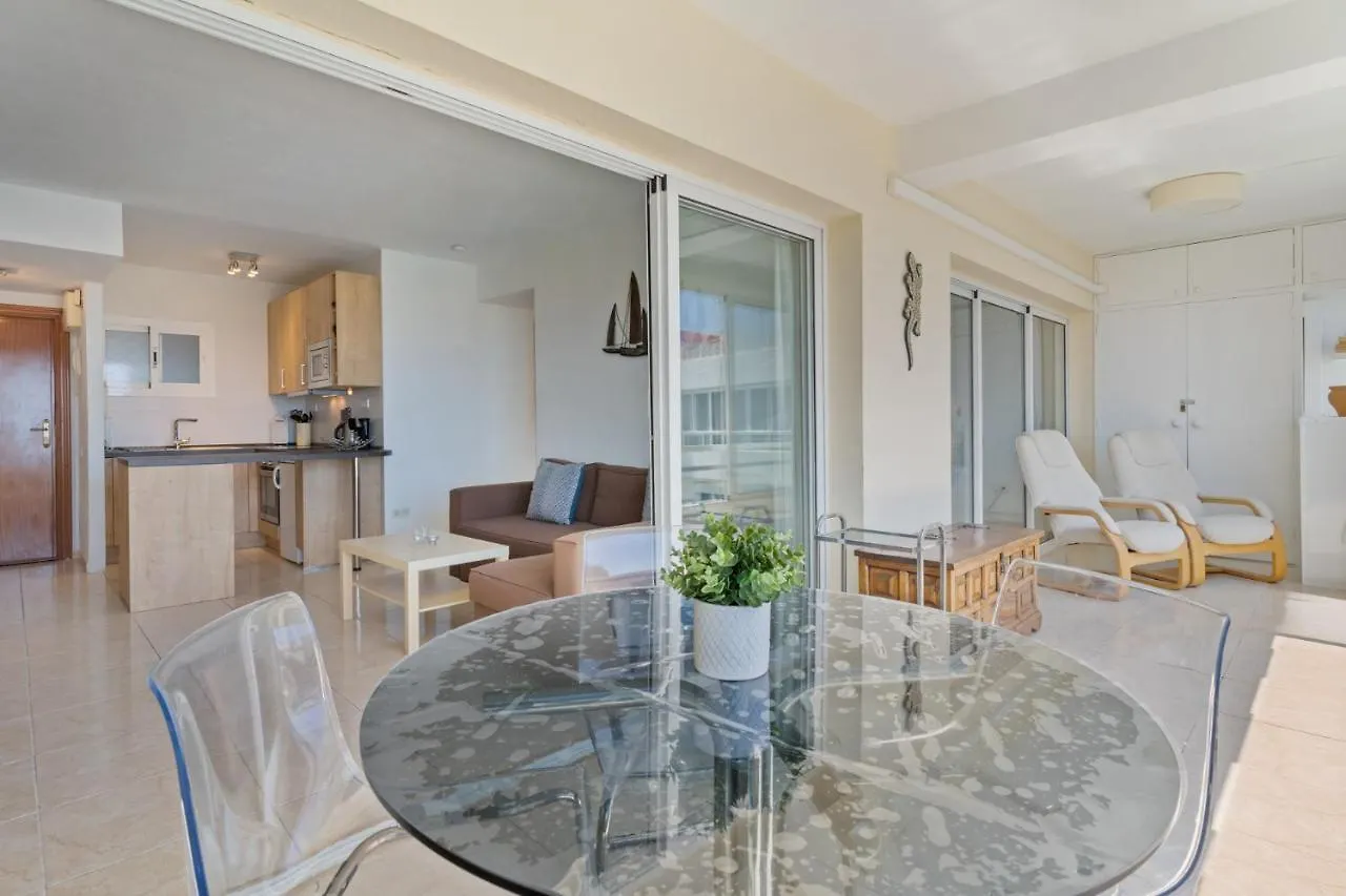 Seaview Apartment With Pool In Benalmadena By Costarentals - Ref 186