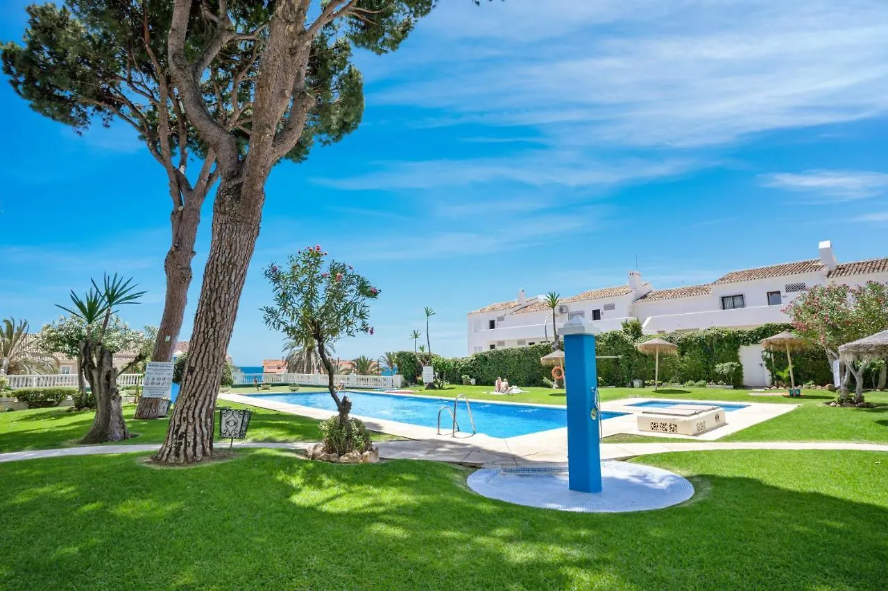 Seaview Apartment With Pool In Benalmadena By Costarentals - Ref 186